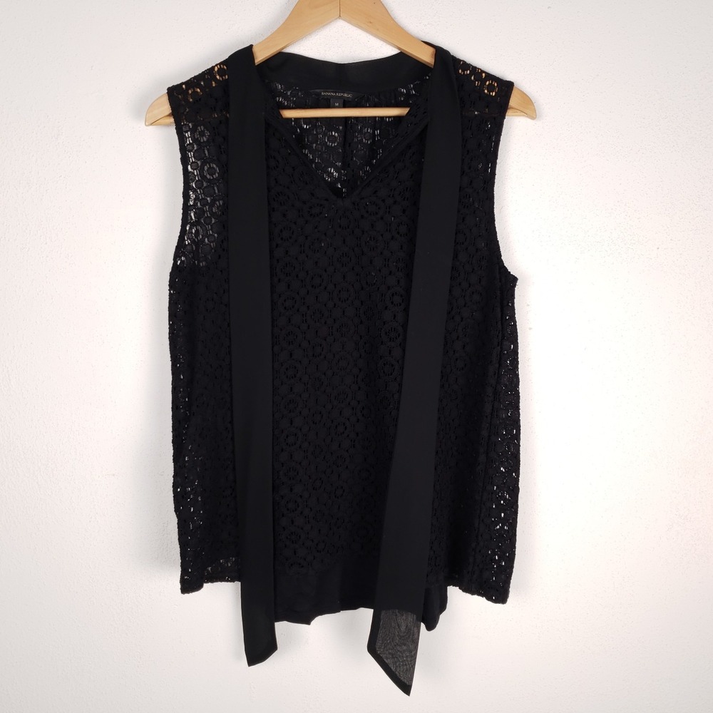 Banana Republic Lace Tie Neck Blouse Medium Sleeveless Open Knit Lace Whimsigoth